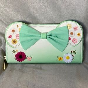Disney x Loungefly Minnie Mouse Wallet